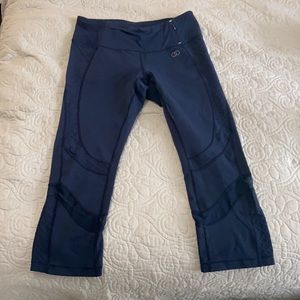 Cali cropped leggings by carried underwood